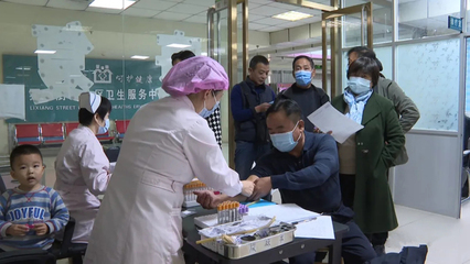 县妇幼保健院开展“献礼记者节,为新闻工作者送健康”活动